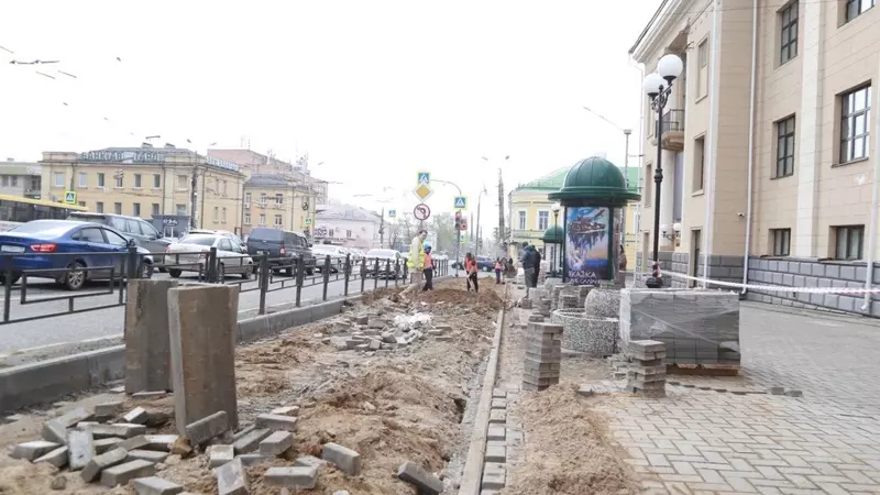 В Ижевске начали ремонтировать тротуары