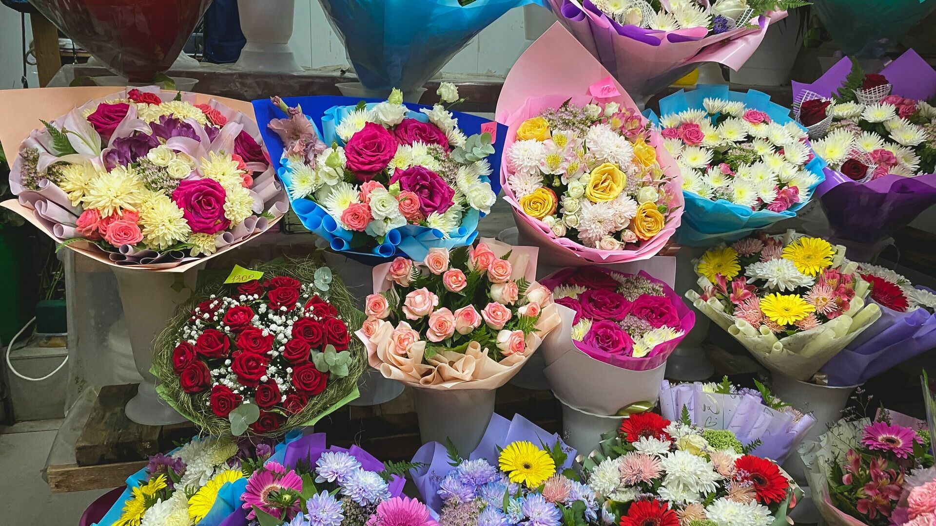 Полмиллиона алых роз: импорт цветов в Удмуртию в этом году не уменьшился
