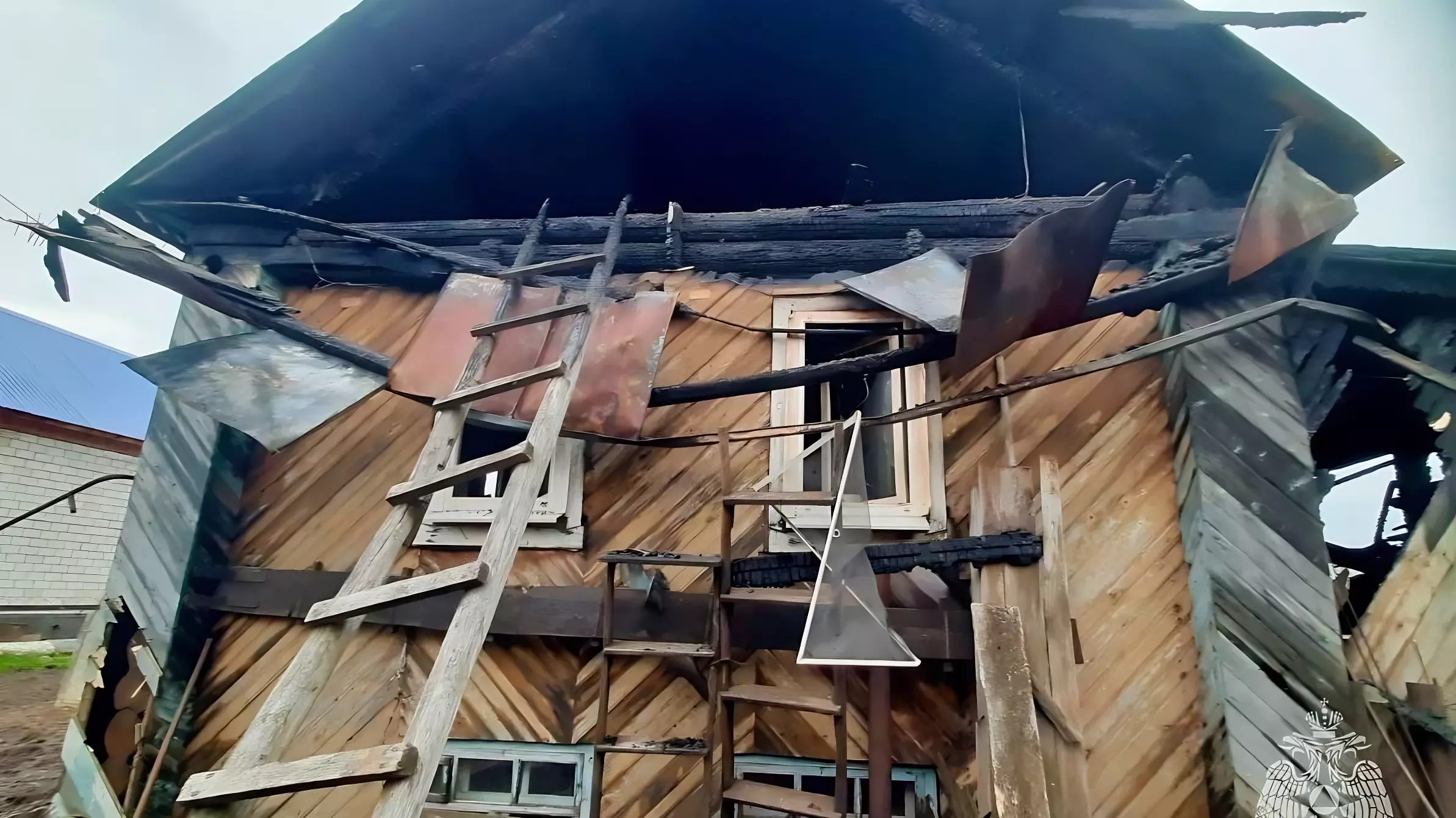 В Ижевске мужчина погиб при пожаре в деревянном доме