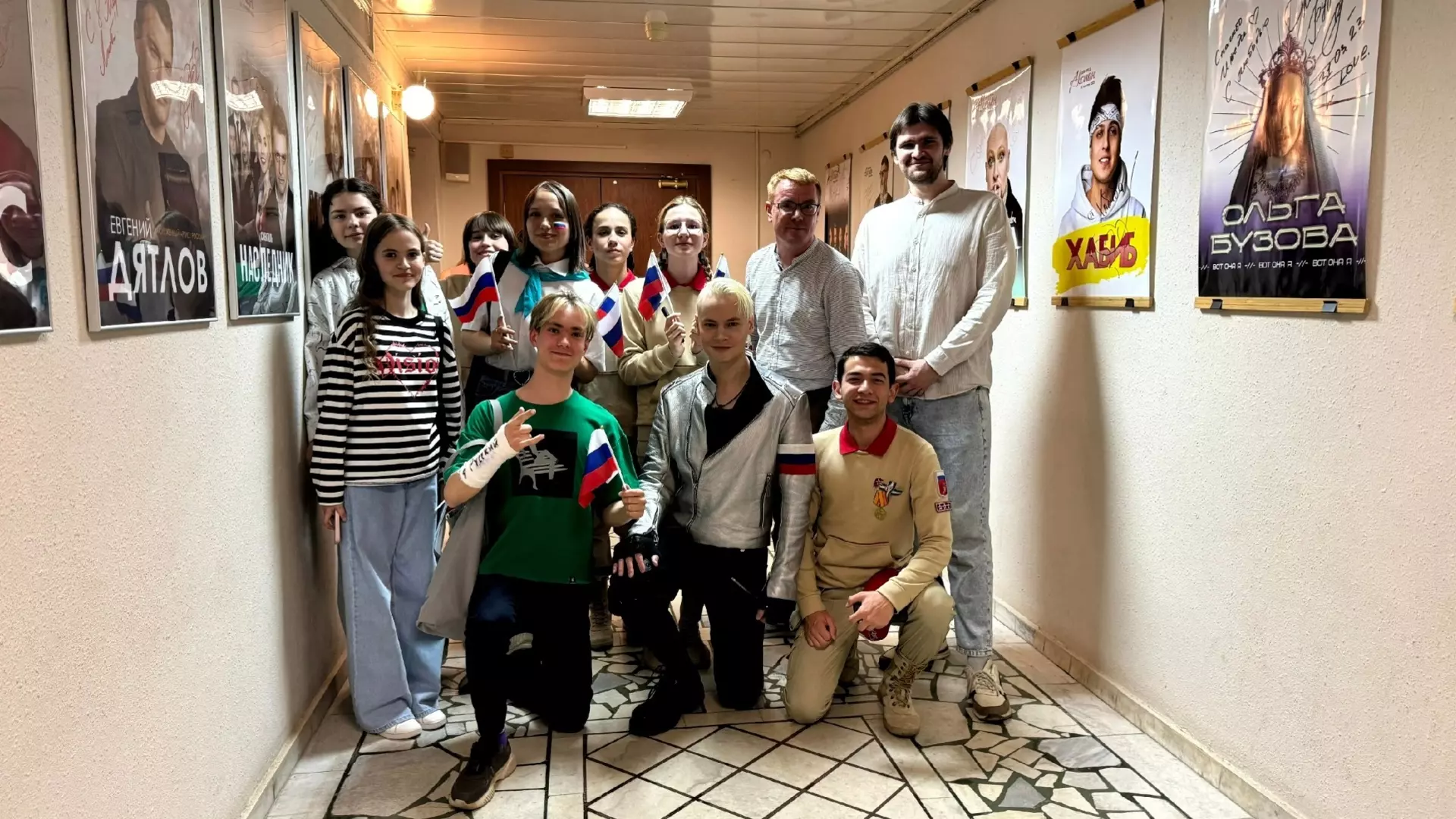 Известный певец Shaman встретился со школьниками из Ижевска