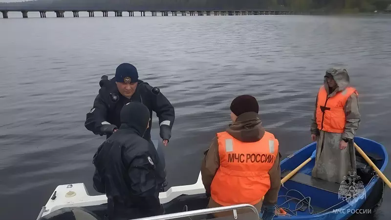 Тела двух мужчин нашли водолазы в пруду Ижевска