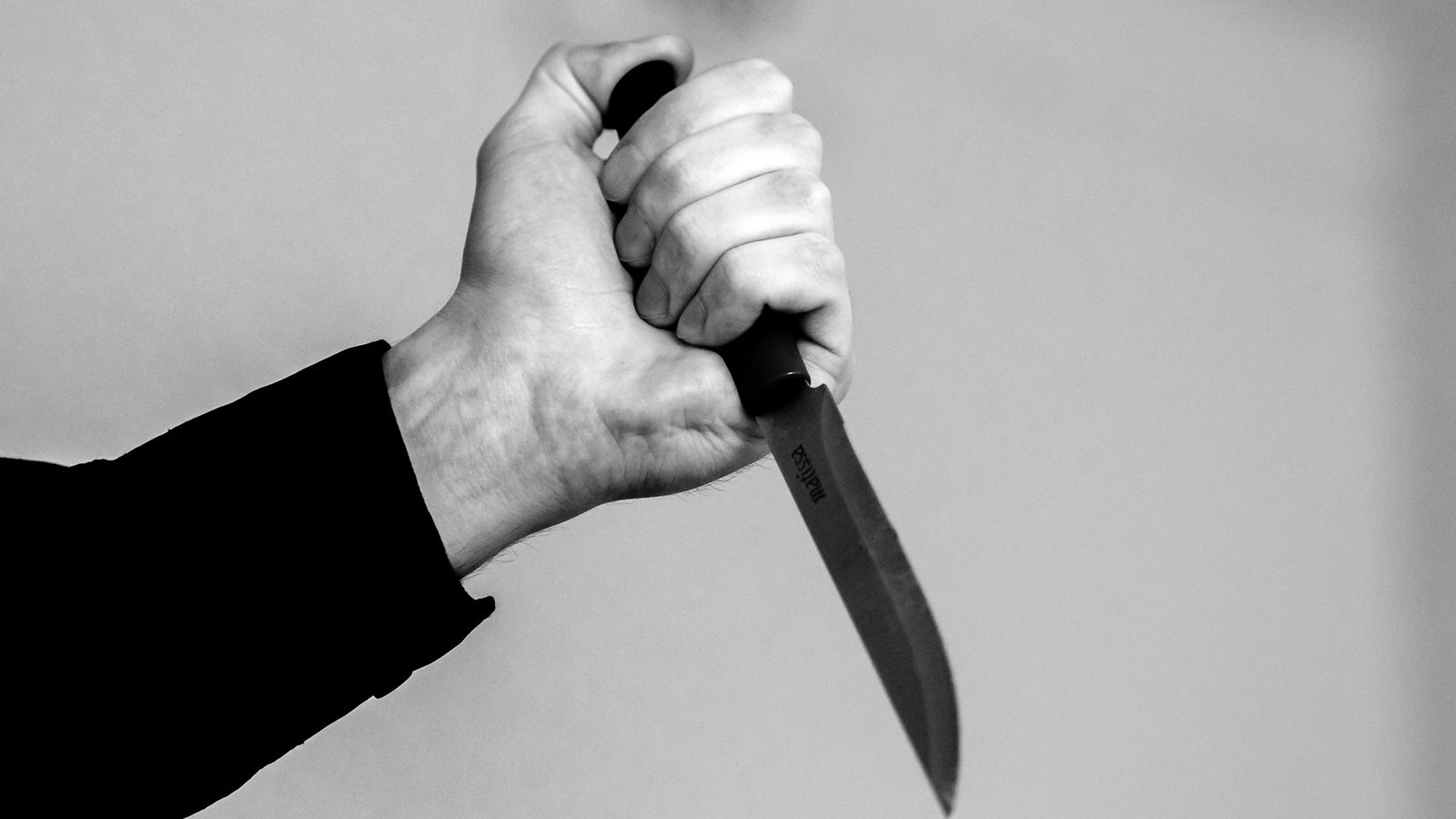 Разбой с ножом: в Ижевске полиция задержала злоумышленника по горячим следам