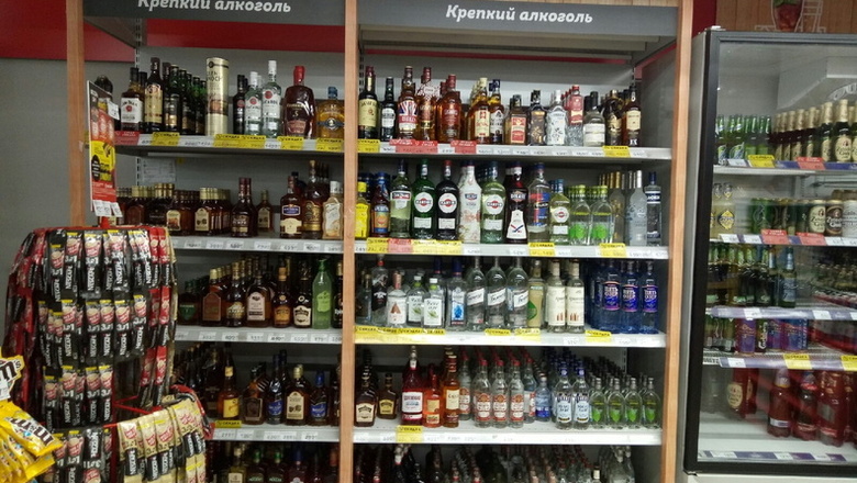 Госсовет Удмуртии предложил штрафовать покупающих подросткам алкоголь взрослых