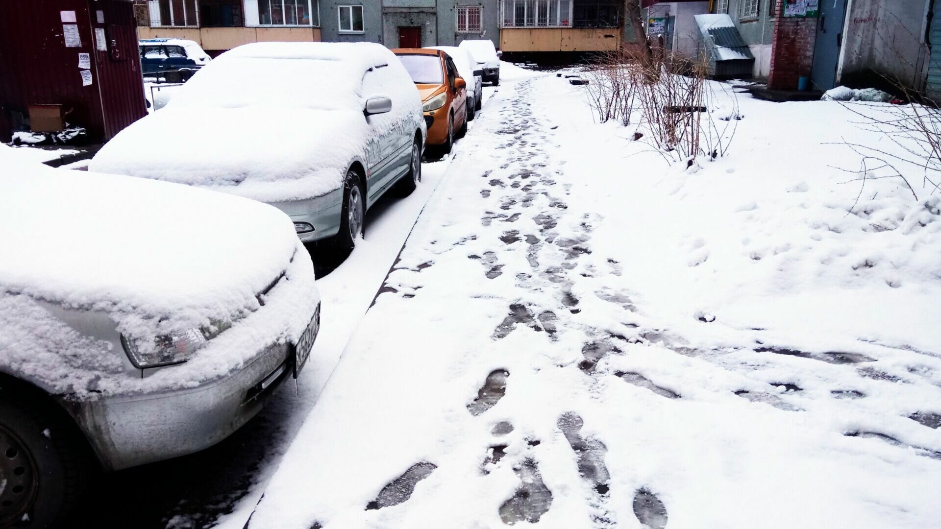 Налипание мокрого снега и гололед прогнозируют в Удмуртии 27 и 28 января