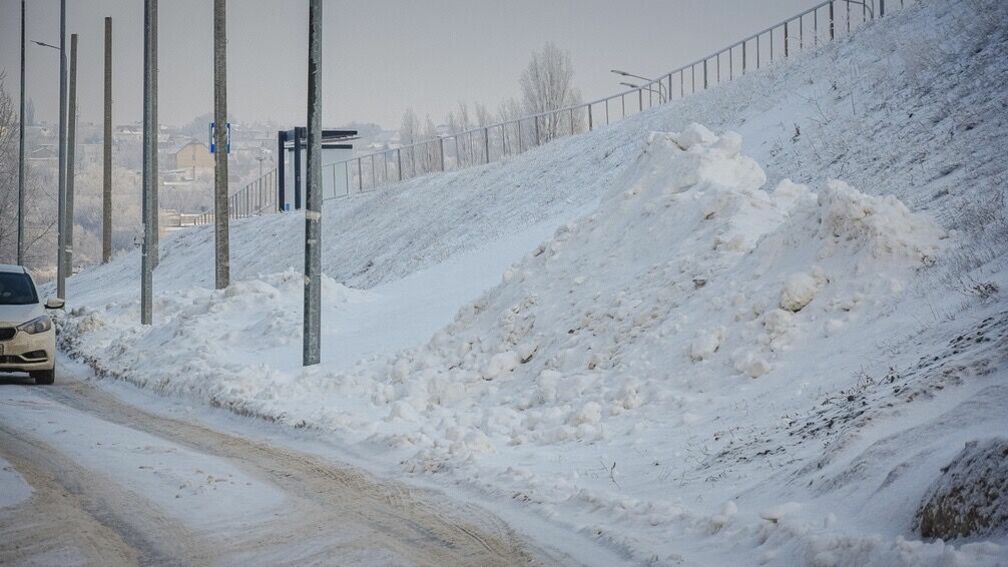 В Удмуртии подрядчик не может найти способ почистить от снега тротуар