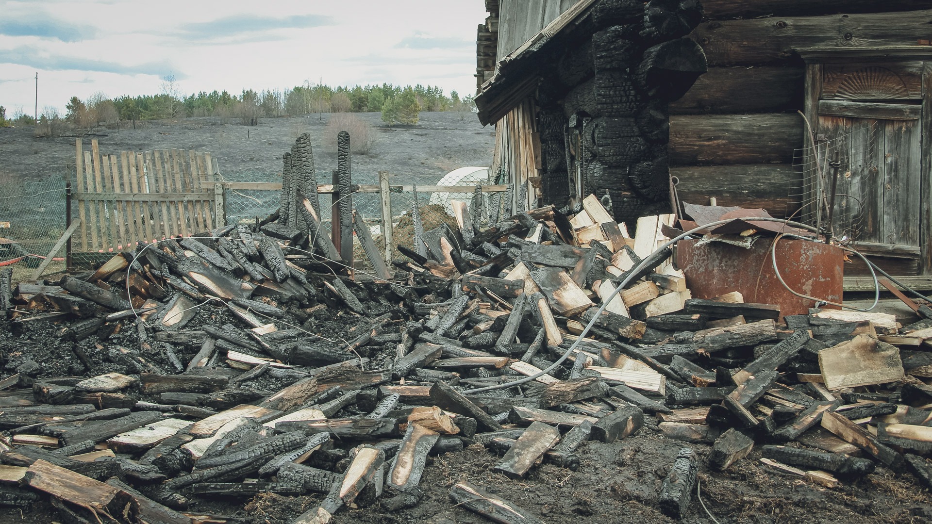 Козы и курицы сгорели на пожаре в Воткинске
