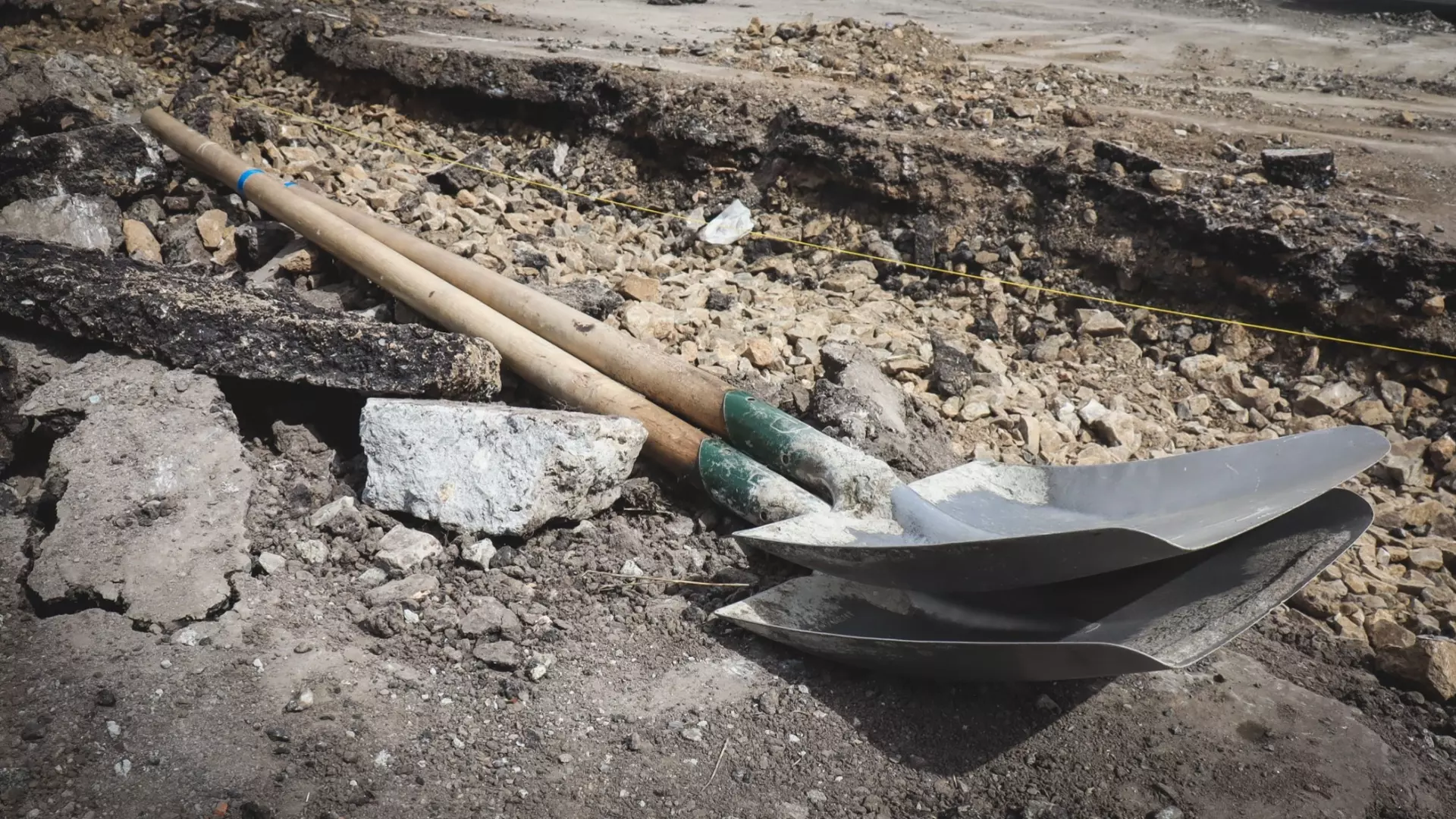 «Пыль столбом»: жители о ремонте дороги в деревне Старое Михайловское