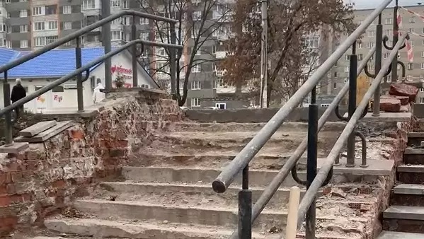 Лестницу у Дома Дружбы народов ремонтируют в Ижевске