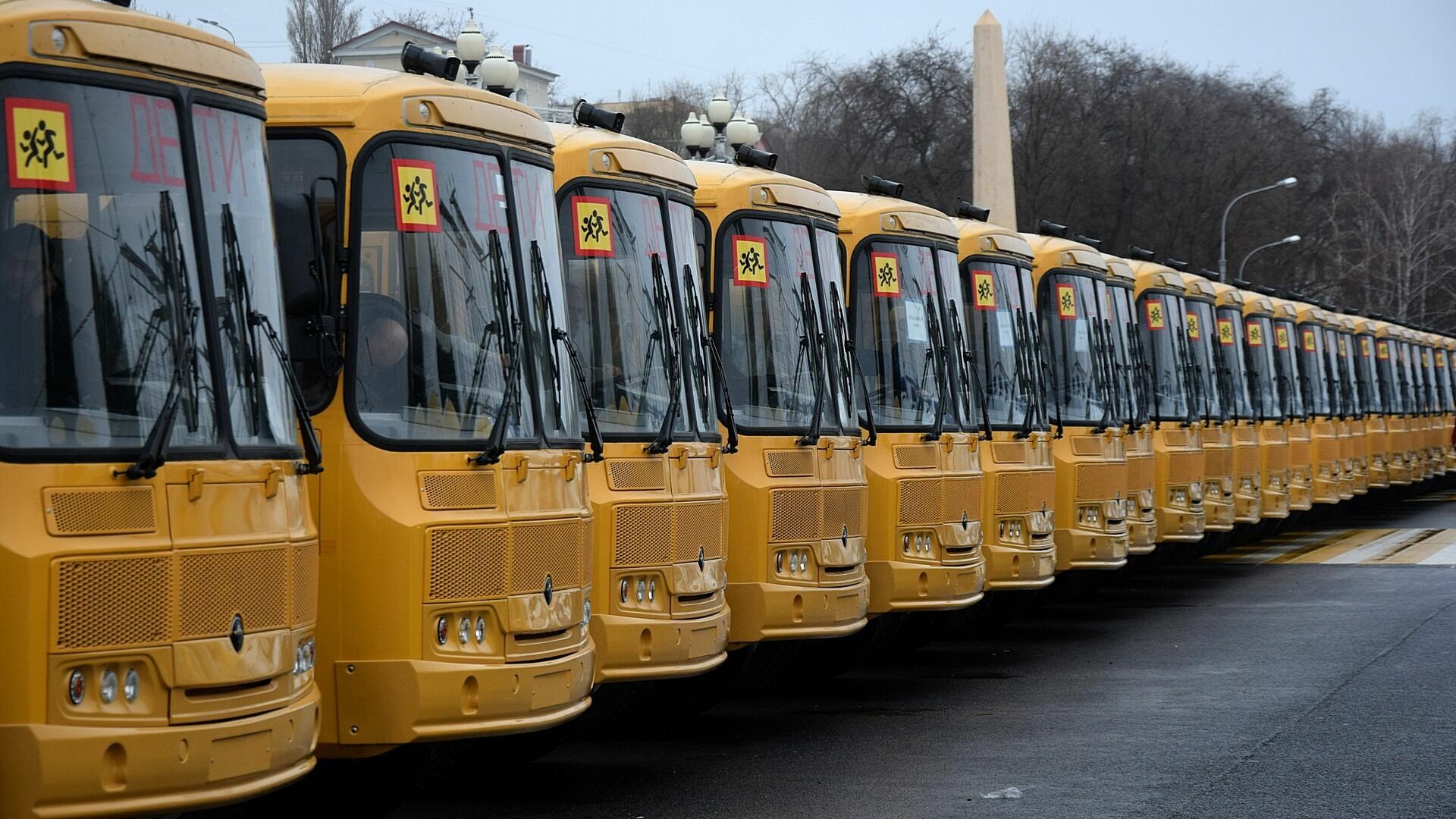 12 машин скорой помощи и 10 школьных автобусов получит Удмуртия в 2023 году