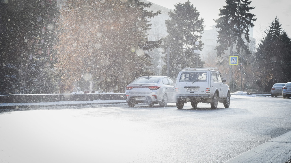 Госавтоинспекция Удмуртии предупреждает водителей о снегопаде