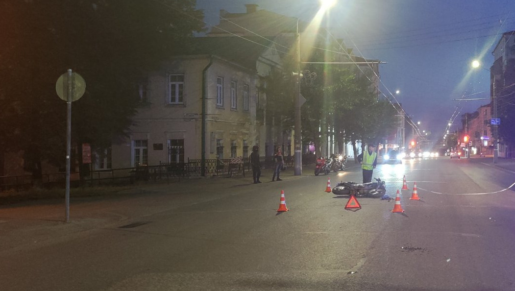 Мотоциклист попал под колеса иномарки в Ижевске