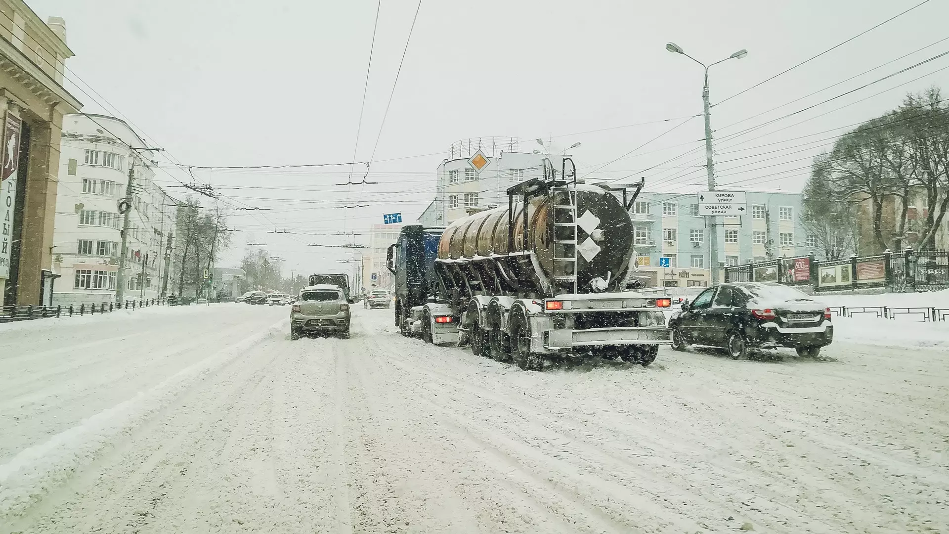 В Ижевске предстоящей зимой снизят количество высыпаемых на дороги реагентов