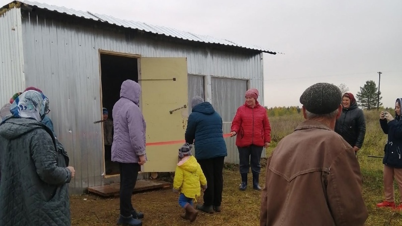 Глава Глазовского района предложил разукрасить беседку-сарай в деревне Кабаково