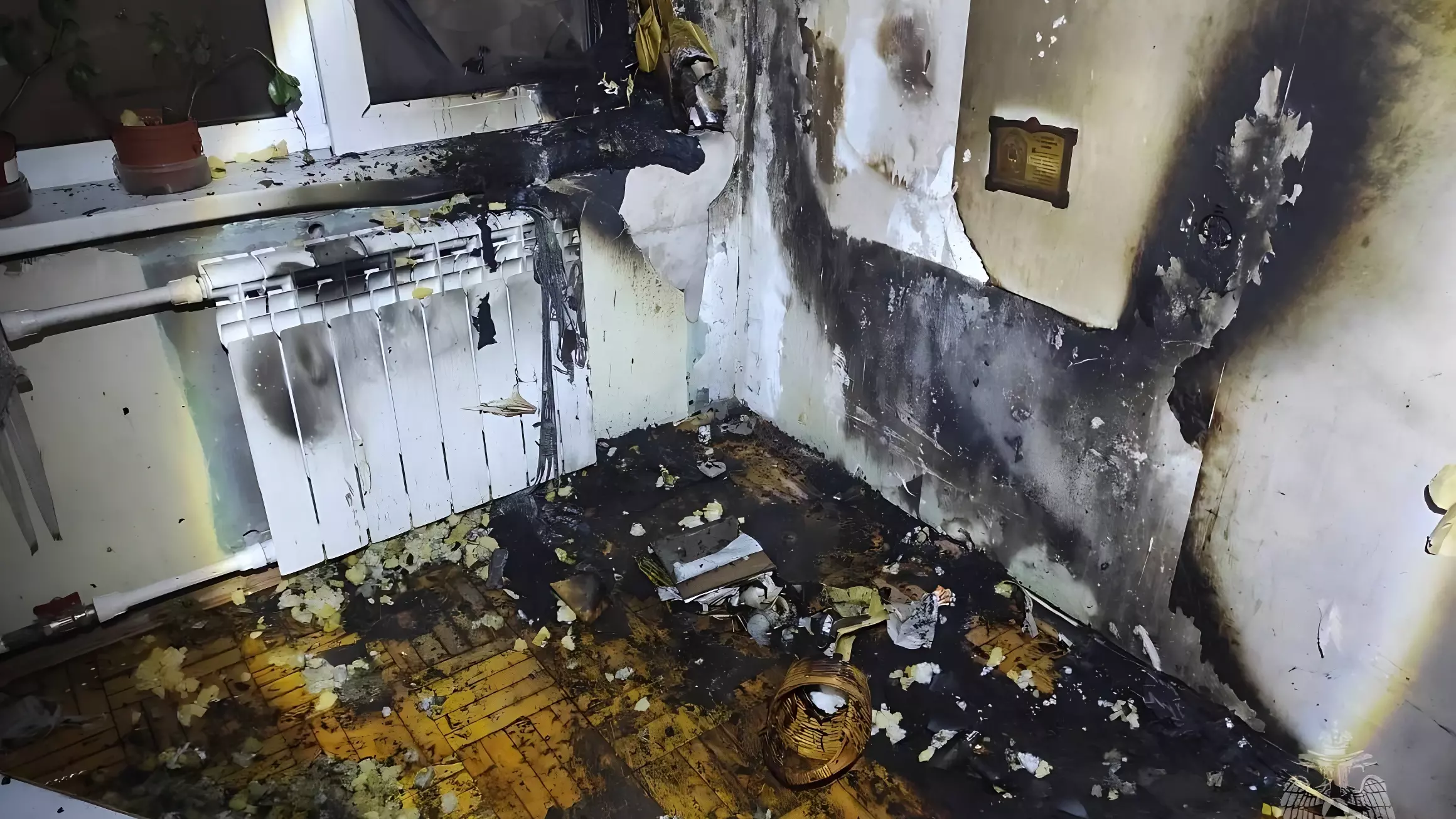 Квартира чуть не сгорела из-за зажженной свечи в Ижевске