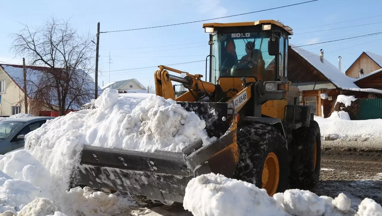 Сто тысяч кубометров снега вывезли с зон подтопления в Ижевске