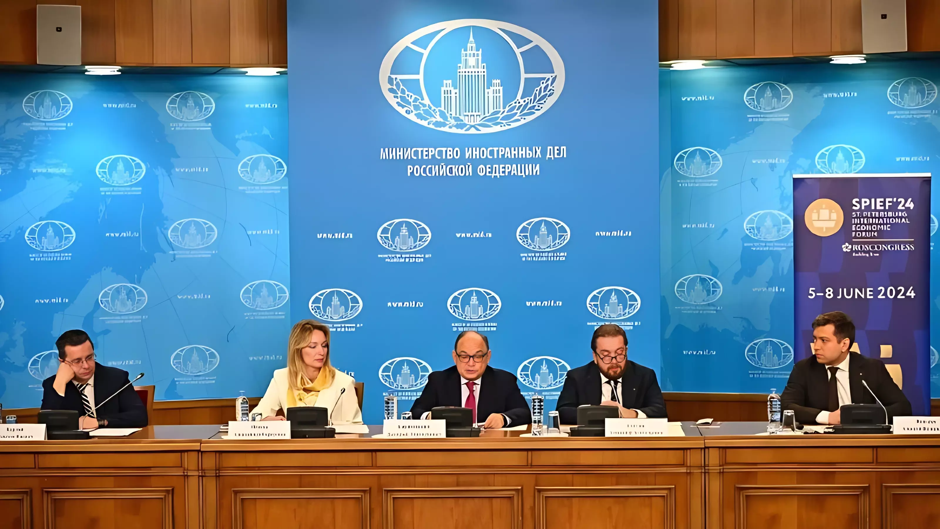 В МИД России состоялась презентация ПМЭФ-2024 для иностранных послов
