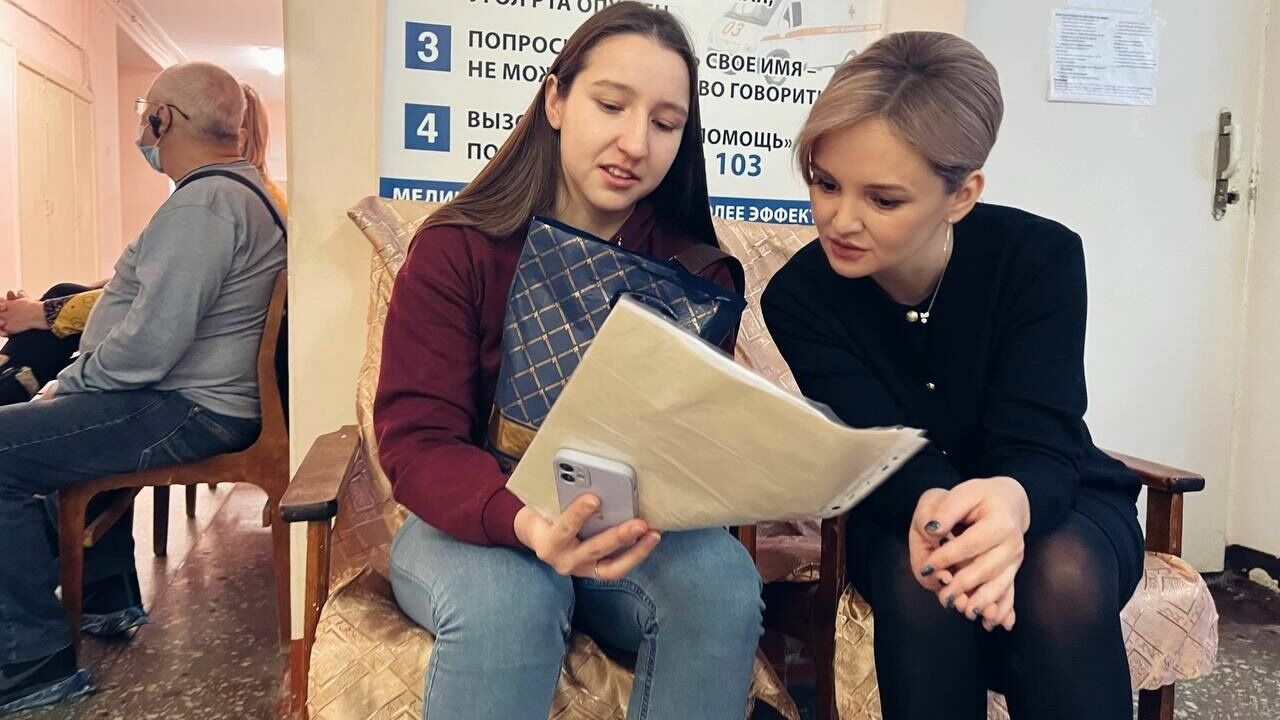 Эльвира Пинчук 1,5 часа простояла в очереди на прием к терапевту в ижевской ГКБ № 6