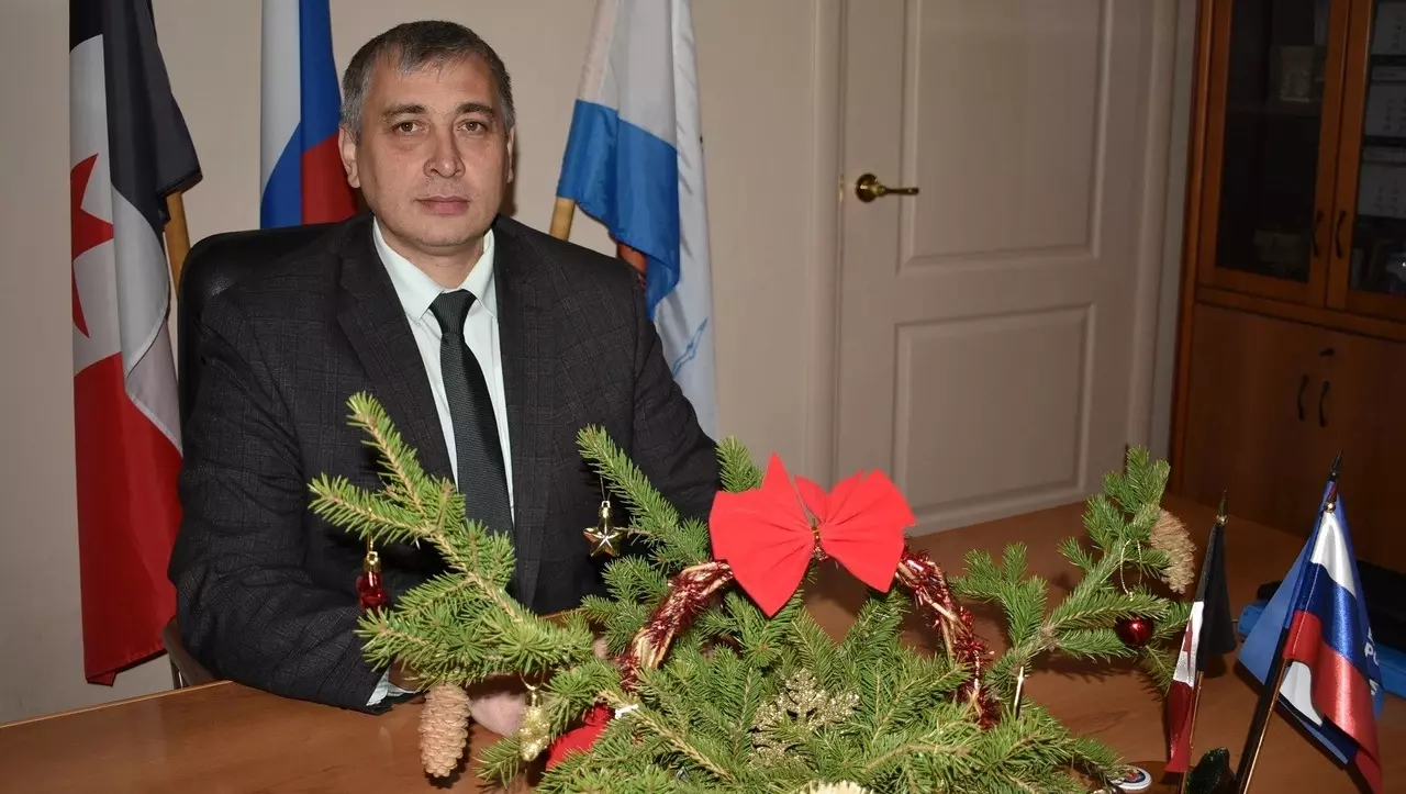 Жители Каракулинского района Удмуртии заподозрили главу в краже новогодней гирлянды