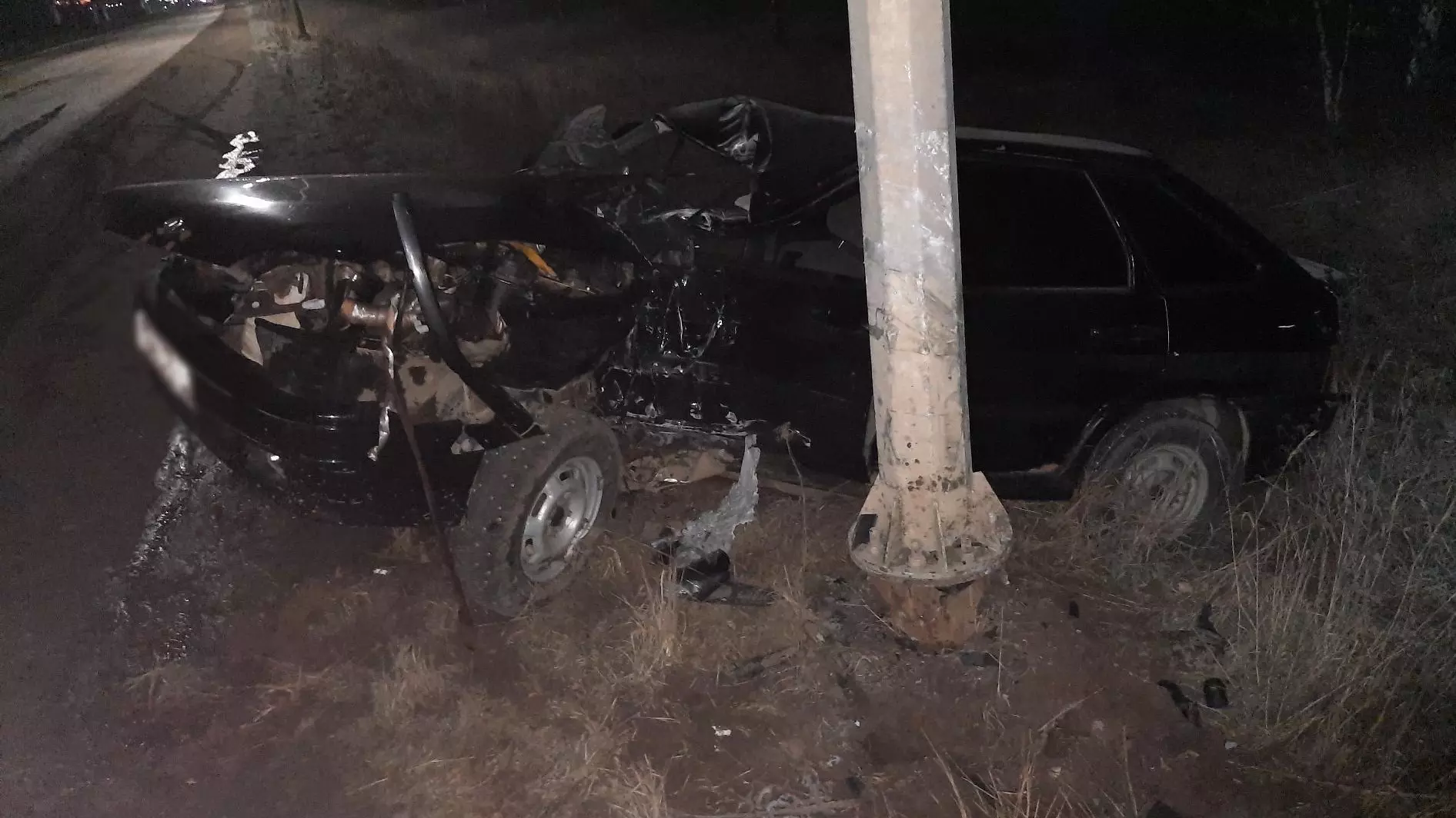 В Удмуртии молодой водитель пострадал в результате наезда на столб