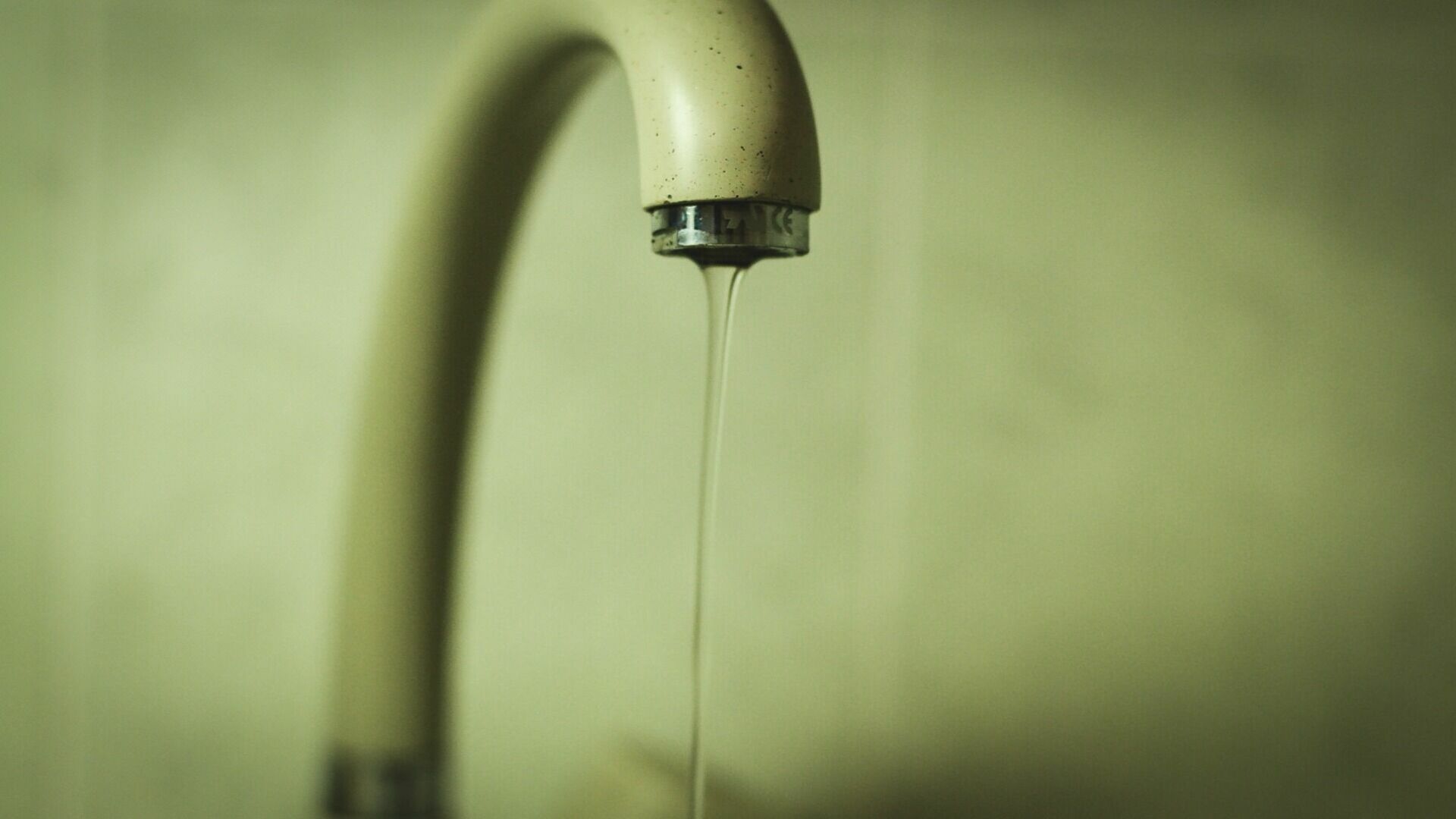 За плохое качество питьевой воды наказали управляющую компанию в Ижевске
