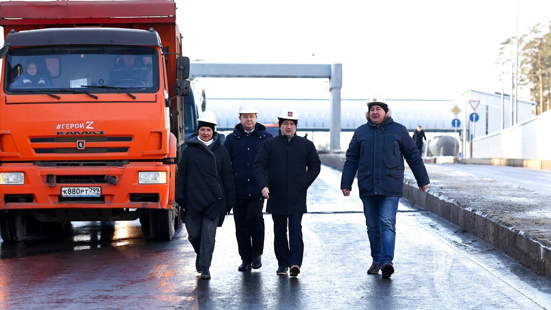 Губернатор Подмосковья Воробьев проверил ремонт дороги в Жуковском