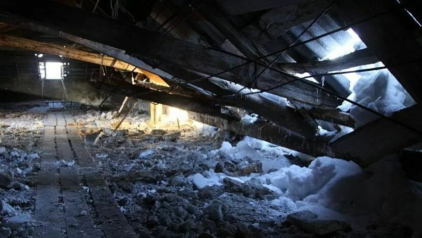 Прокуратура проверит факт падения потолка от схода снега в Ижевске