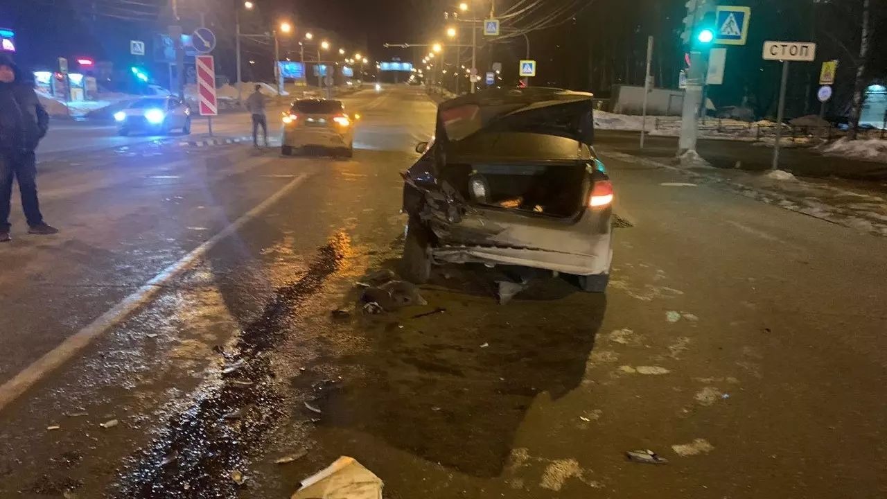 Пьяный водитель спровоцировал ДТП с участием 4 авто в Ижевске