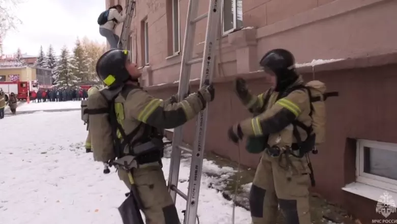 В одном из университетов Ижевска прошли пожарные учения