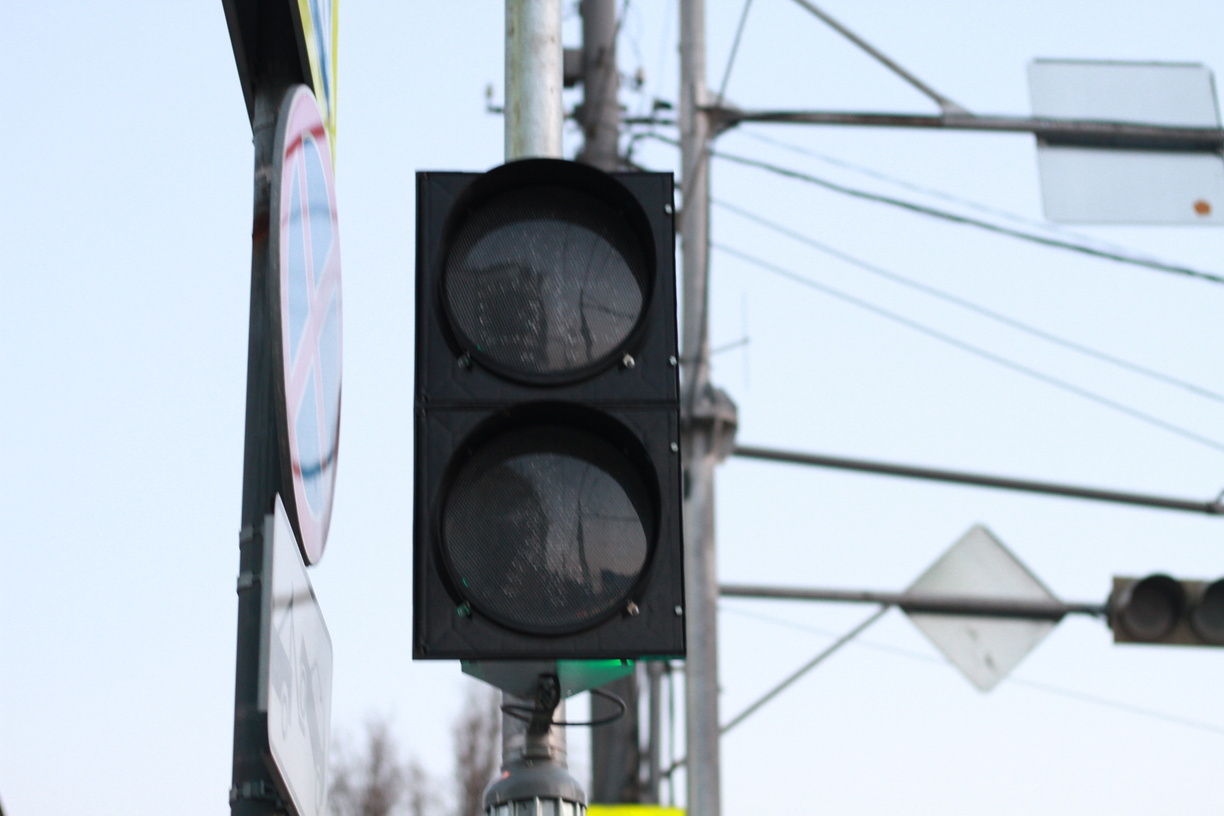 Светофор на перекрестке Якшур-Бодьинского тракта и окружной будет работать по-новому