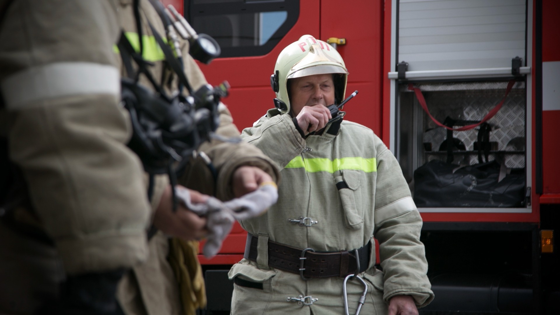 Из горящей девятиэтажки в Ижевске накануне эвакуировали 20 человек