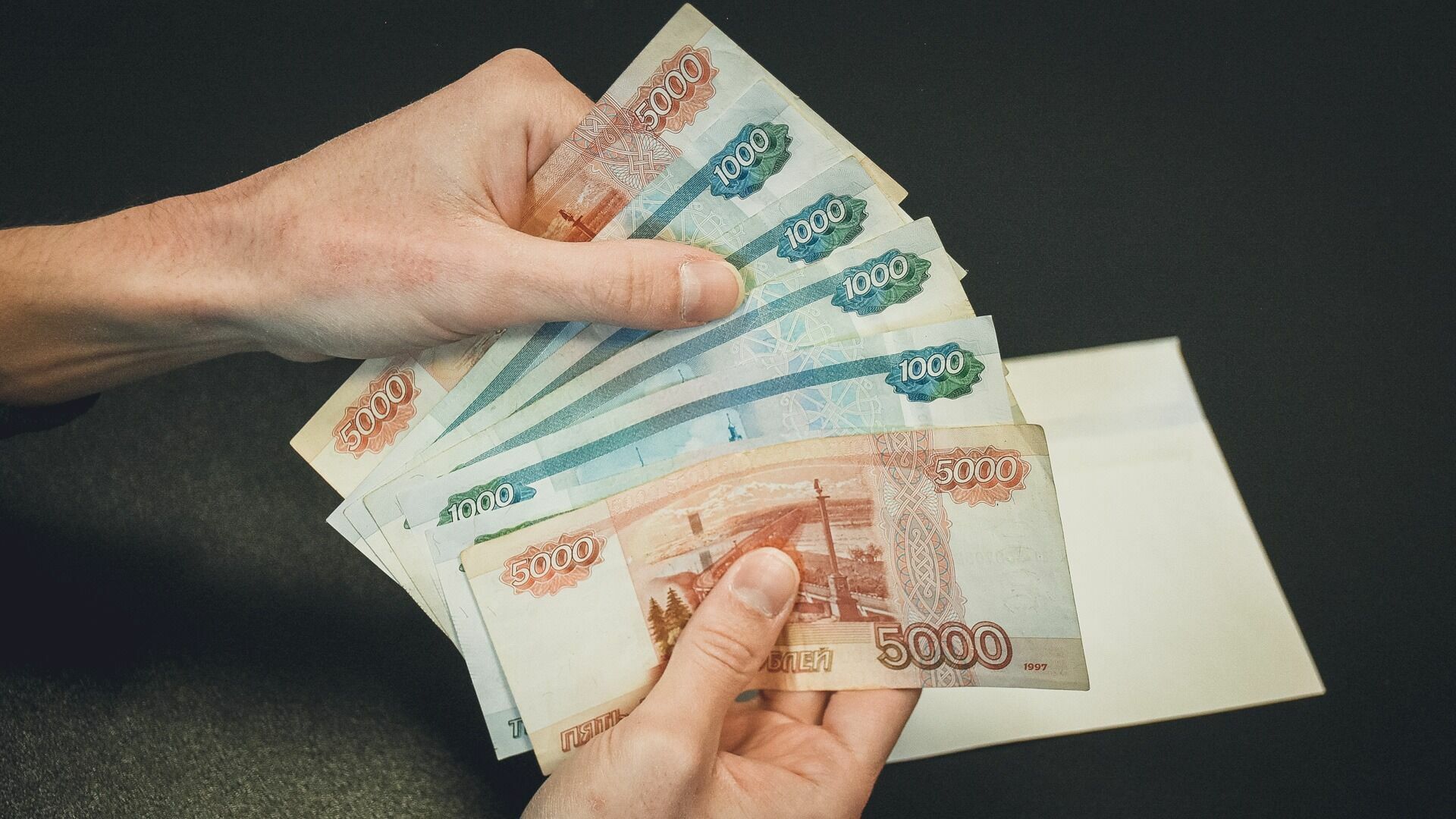 И не надейтесь: зарплаты в Удмуртии достигнут 100 тысяч рублей только через 15 лет