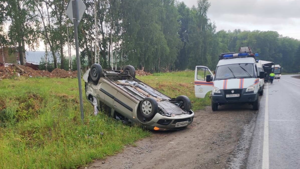 В Воткинском районе произошла авария с участием трех авто