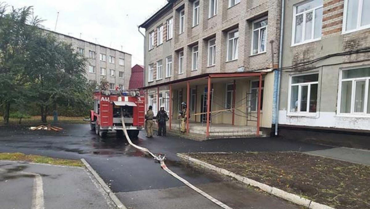 Очевидцы: В Воткинске эвакуировали учащихся школы и лицея