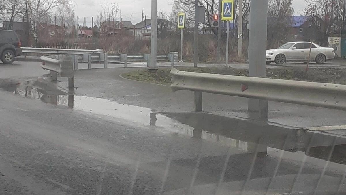 Делали на глаз: отремонтированную трассу Ижевск - Сарапул топит вода