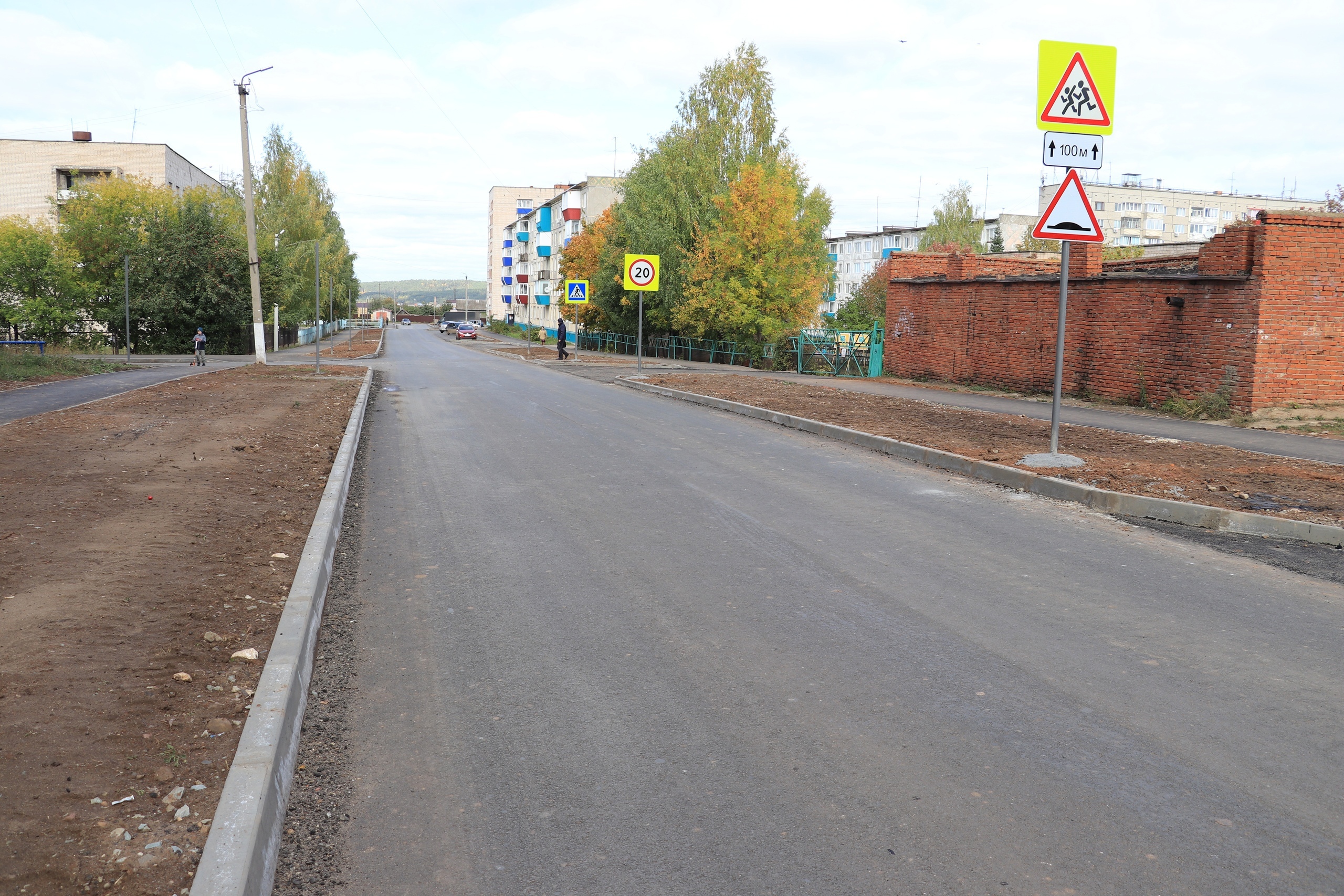 При приемке ремонта дороги на улице Мельникова в Сарапуле обнаружили недочеты