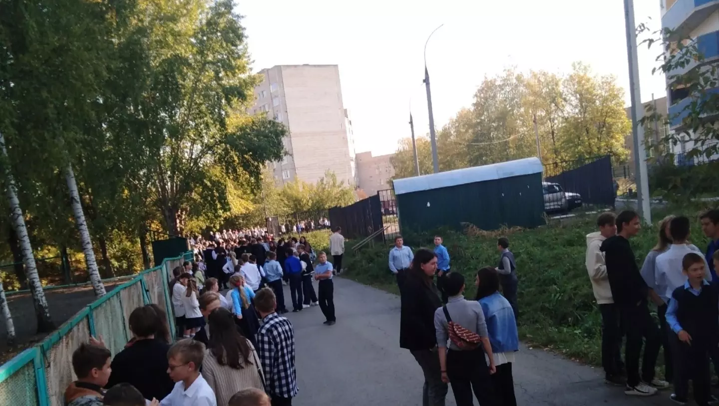 В Ижевске эвакуировали учеников школы №72