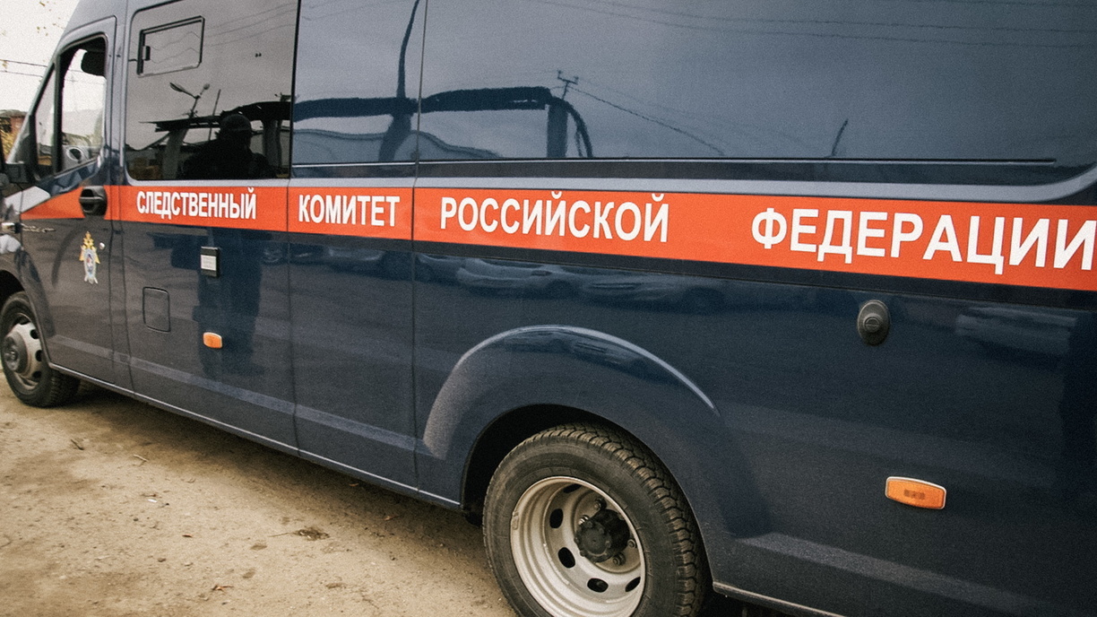 15-летняя девушка выпала из окна в Ижевске