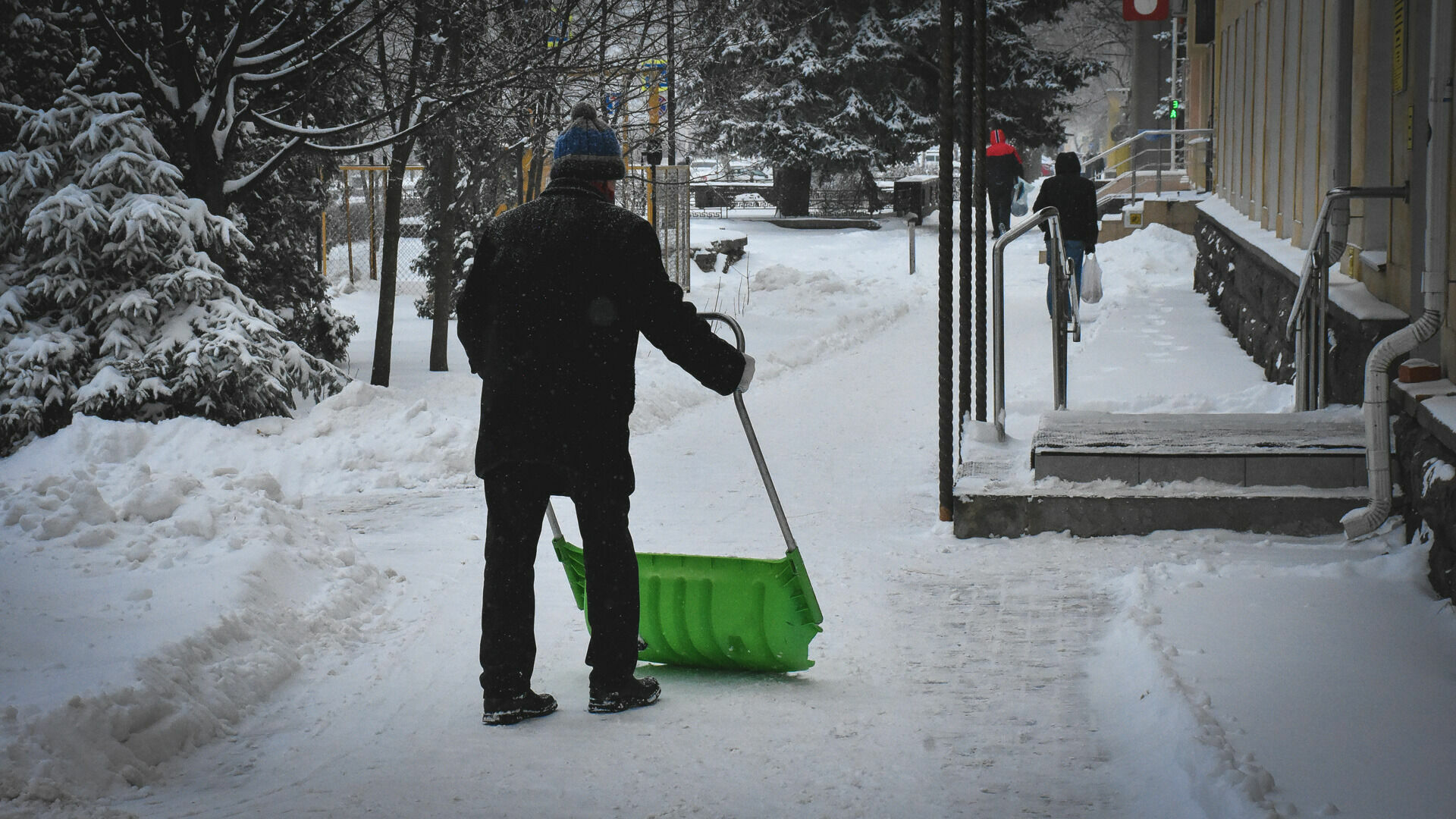 Пять управляющих компаний в Ижевске привлекли за плохую уборку снега