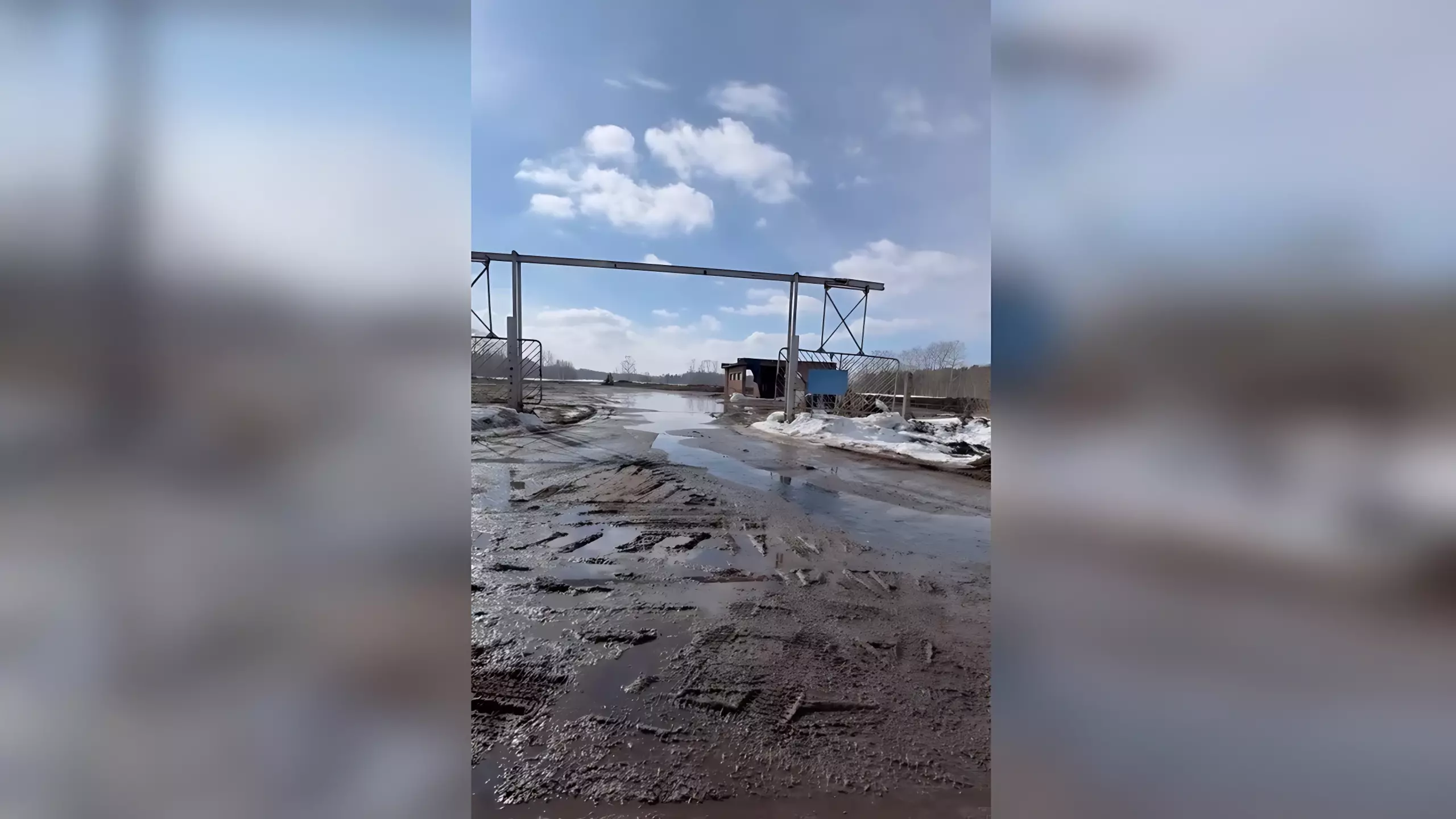 «Течет река нечистот»: жители Глазовского района бьют тревогу