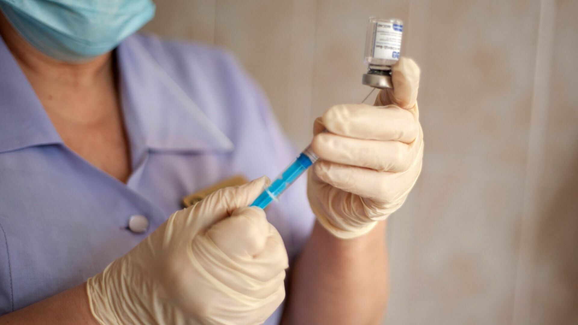 В трех торговых центрах Ижевска продолжают работать пункты вакцинации