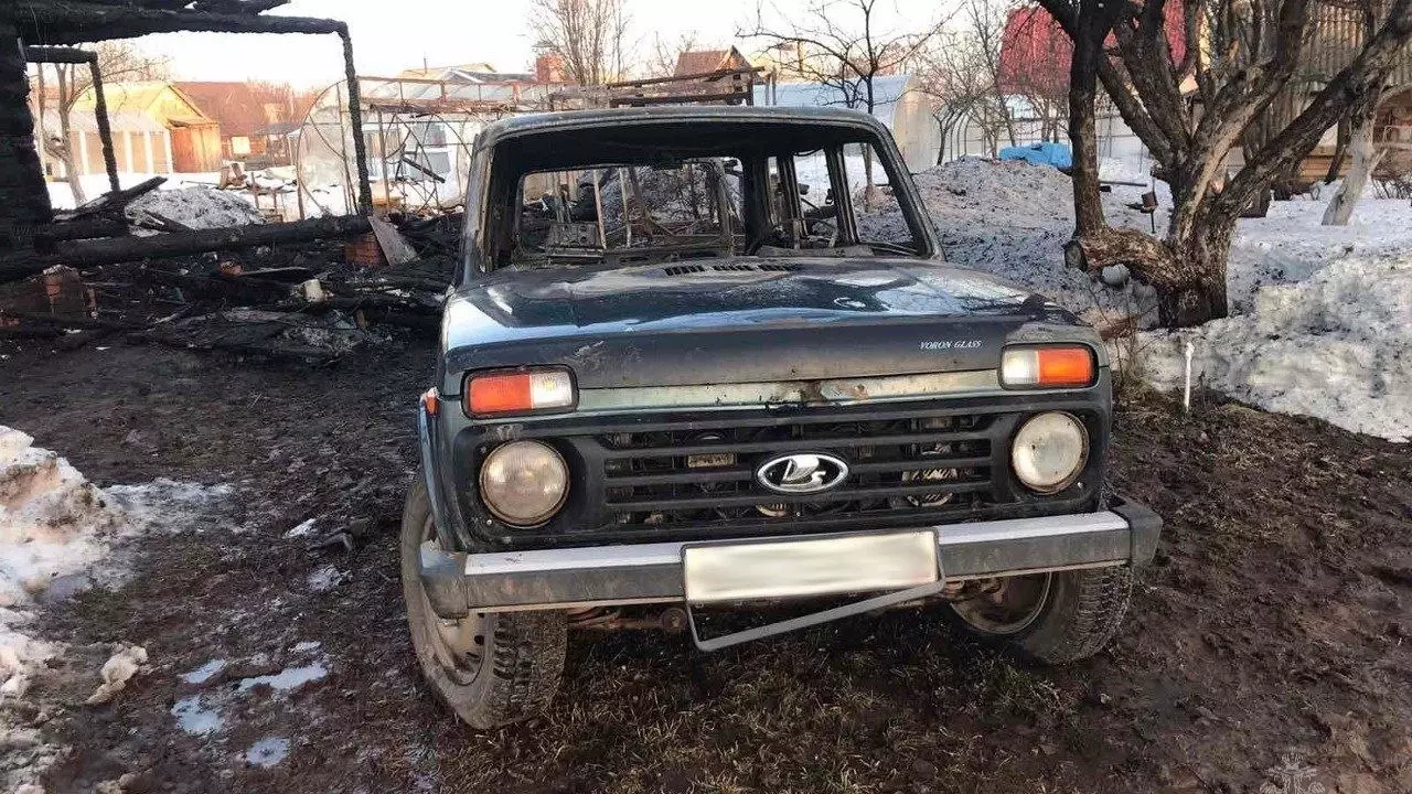Садовый дом, автомобиль и прицеп сгорели в Завьяловском районе