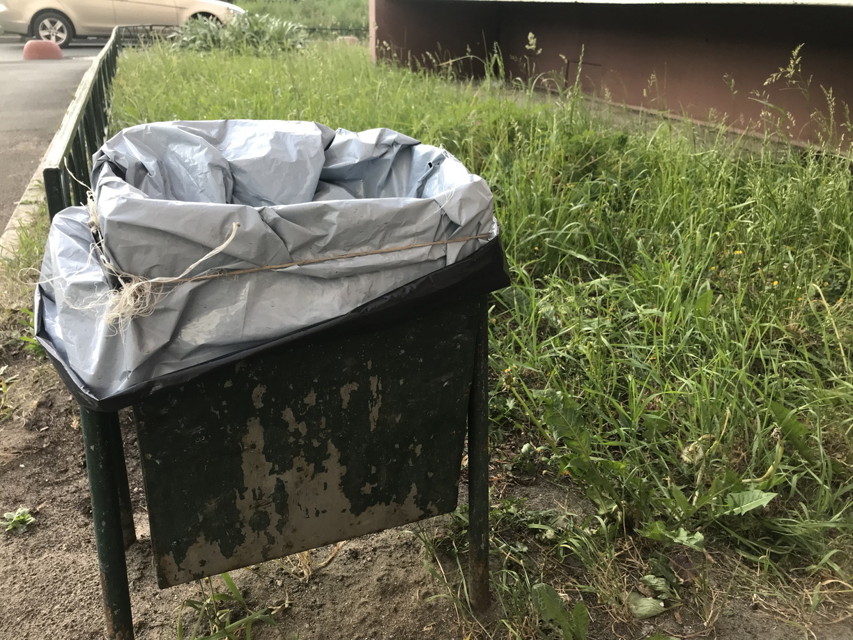 Ижевчане жалуются на нехватку мусорных урн в городе