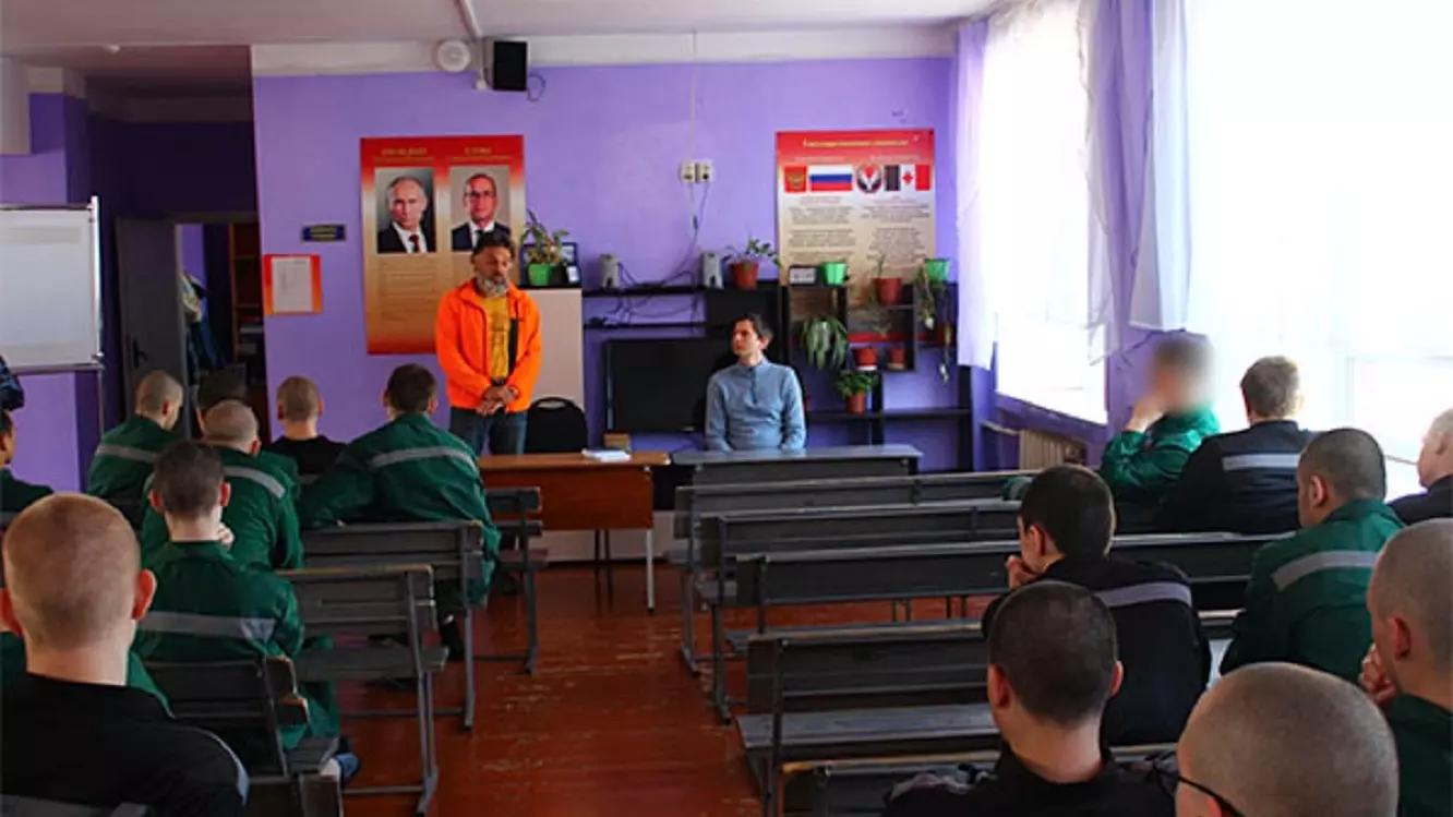 Осужденных в Ижевске посетил основатель академии вольных путешествий