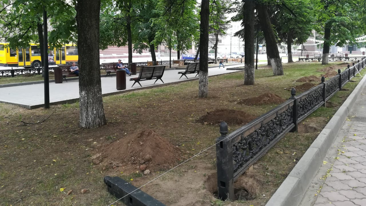 Как восстанавливают ограду у Национальной библиотеки в Ижевске: фоторепортаж