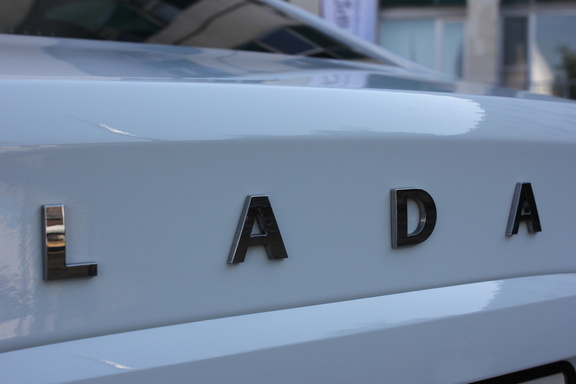 АвтоВАЗ планирует начать выпуск упрощенной Lada Granta