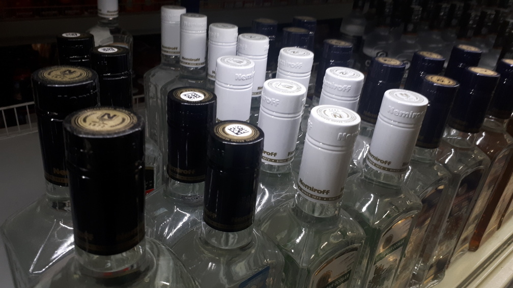 Более половины случаев отравления алкоголем в Удмуртии закончились смертью