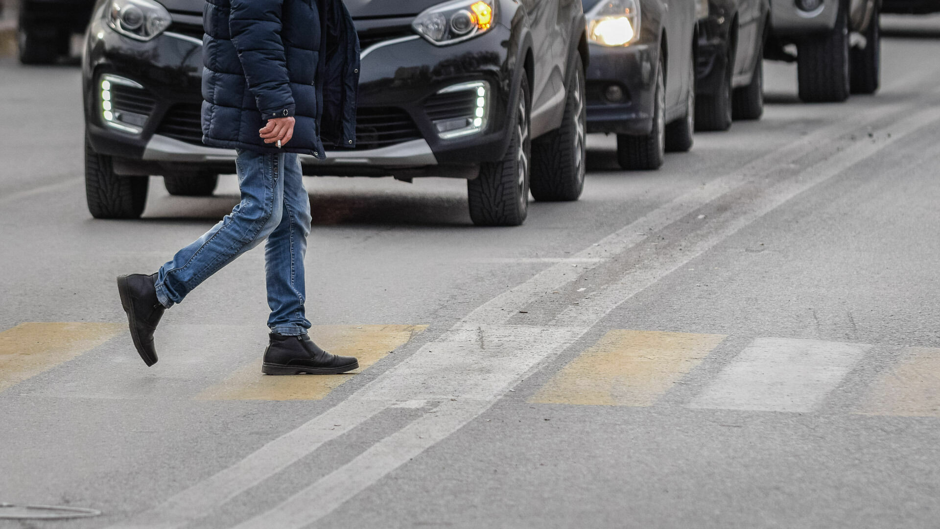 Иномарка сбила пешехода на «зебре» около автозаправки в Ижевске