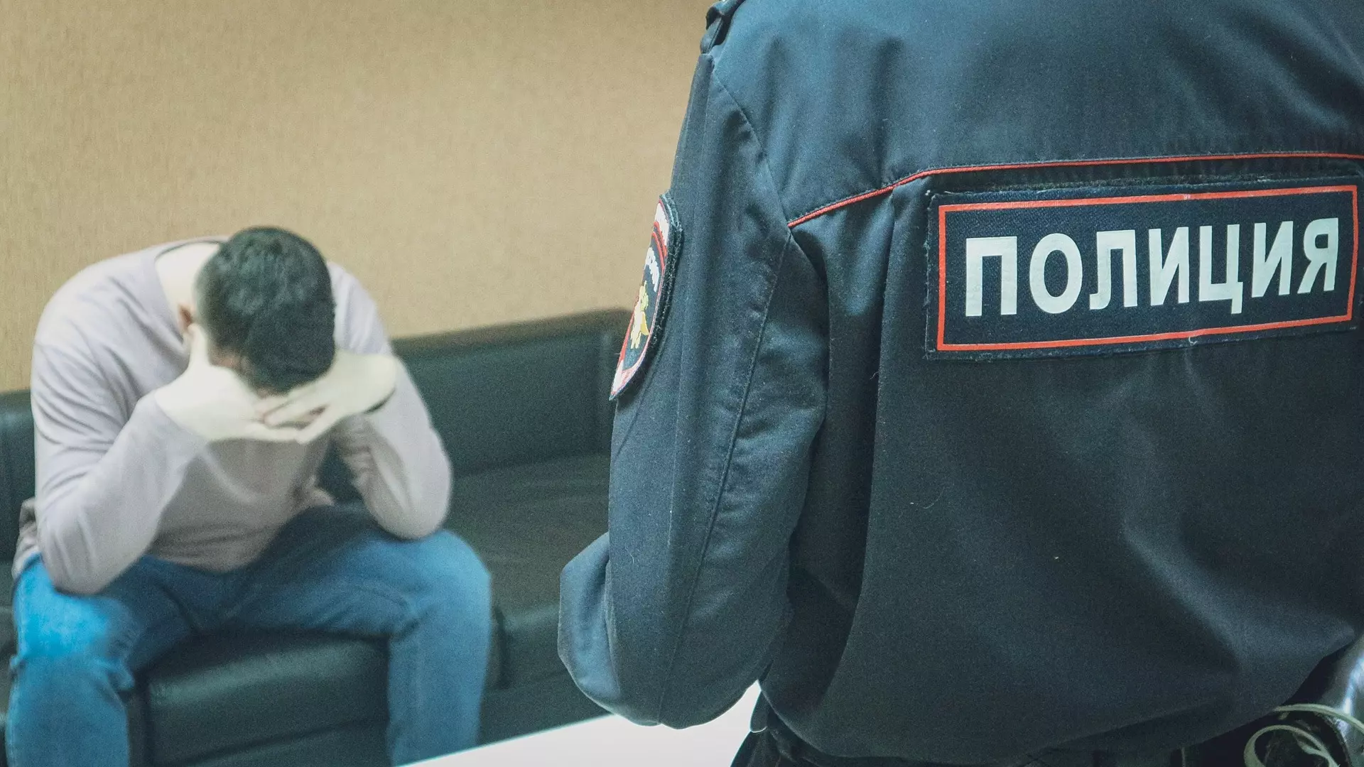 В Ижевске 22-летний курьер мошенников обокрал пенсионерку