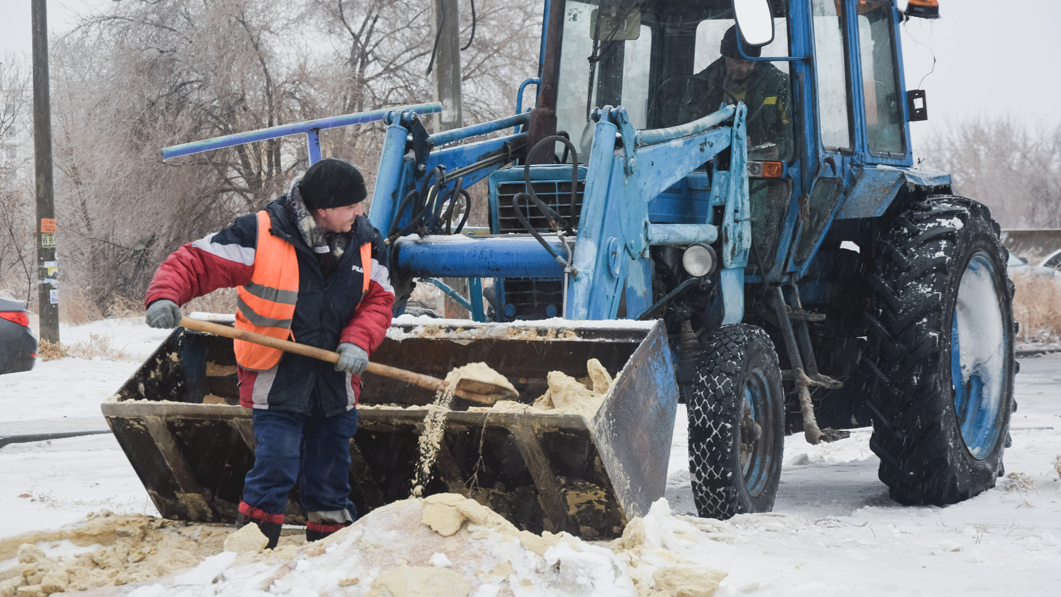 Жители Ижевска пожаловались главе Удмуртии на плохую уборку улиц от снега