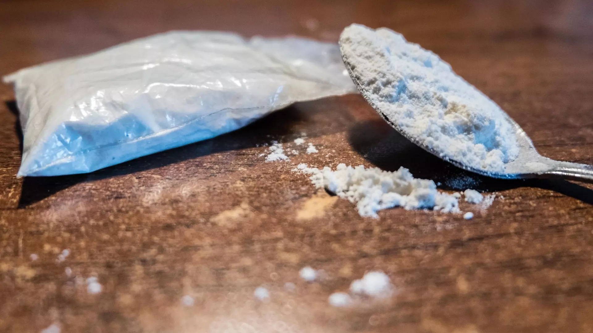 Крупную партию наркотиков нашли в квартире 19-летнего глазовчанина